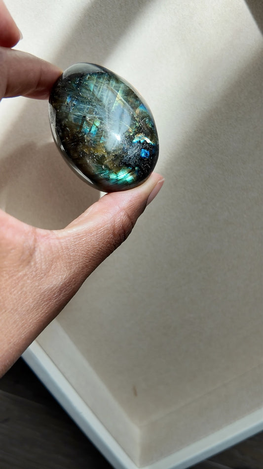UNDERESTIMATED | Labradorite, Madagascar
