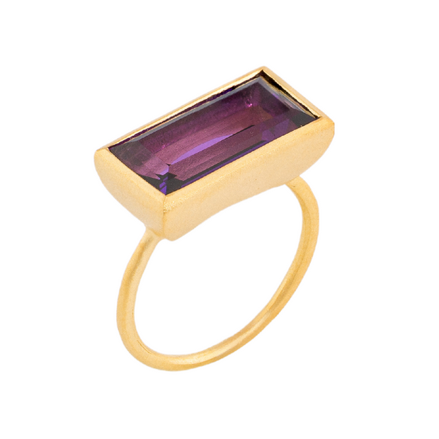 Gloria Ring in Matte Gold with Amethyst