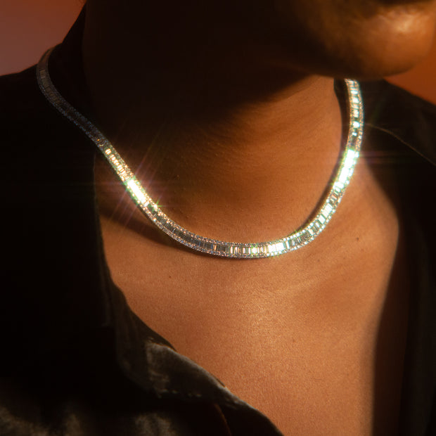 Luxe Optimist Baguette Diamond Necklace