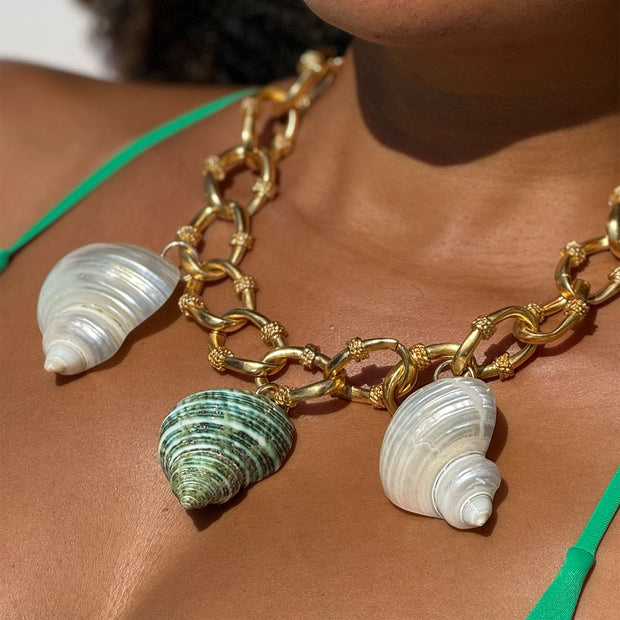 Desirita Necklace in Brass with Trumpet Shells