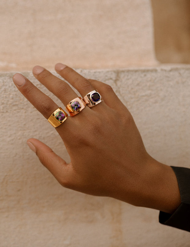 Lilly Ring in White Rhodium with Amethyst