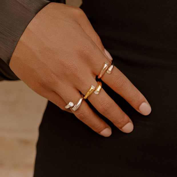 Twisted Ring in Silver with Mother Of Pearl