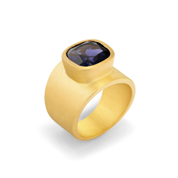 Lilly Ring in Matte Gold with Amethyst