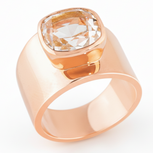 Lilly Ring in Rose Gold with White Quartz