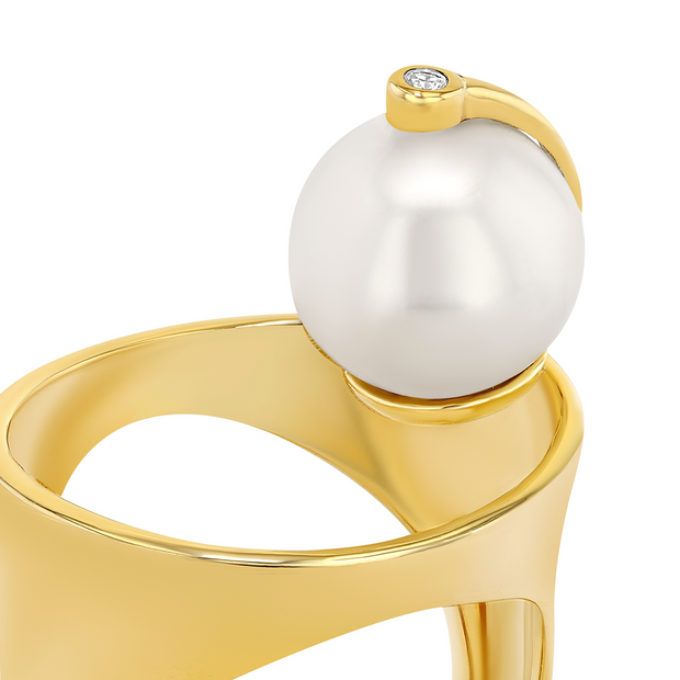 World Ring with Fresh Water Pearl - Size 6 left
