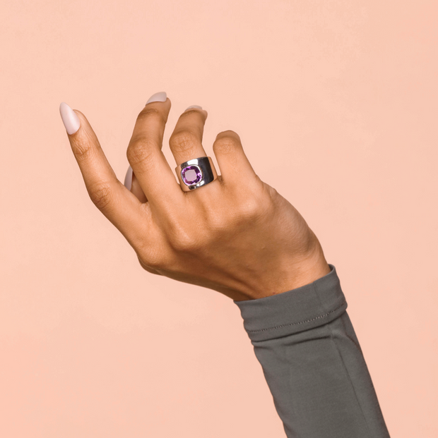 Lilly Ring in White Rhodium with Amethyst