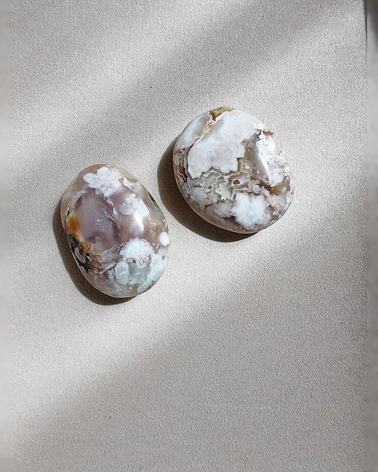 BLOOM flower agate palm stones on cream tray