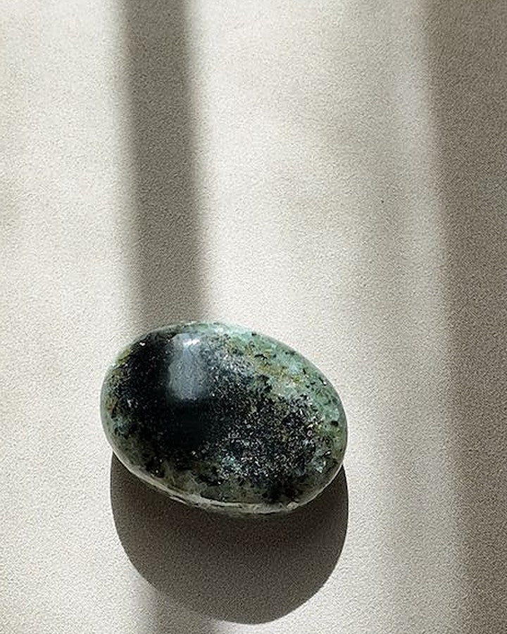 CLEAR fuchsite kyanite palm stone on cream tray